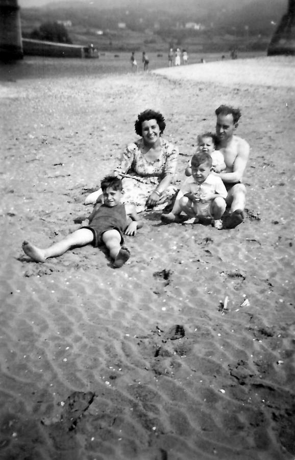 En la playa toda la familia