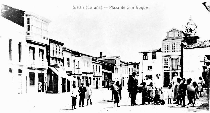 Empujando un carretillo en la Plaza de San Roque