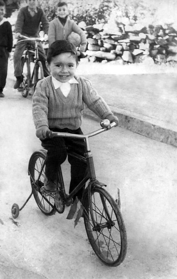 José Antonio en bicicleta
