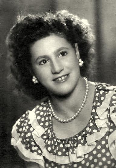 Una joven Esther Campos Meilán