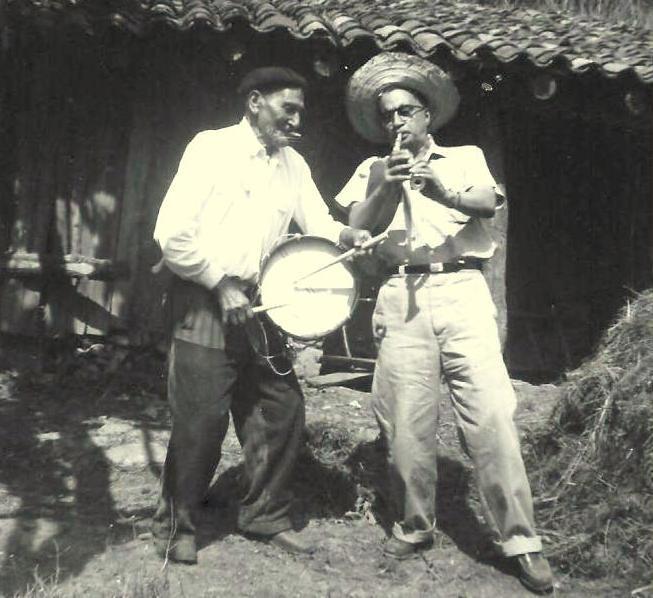 Gonzalo al tamboril y Antón a la gaita
